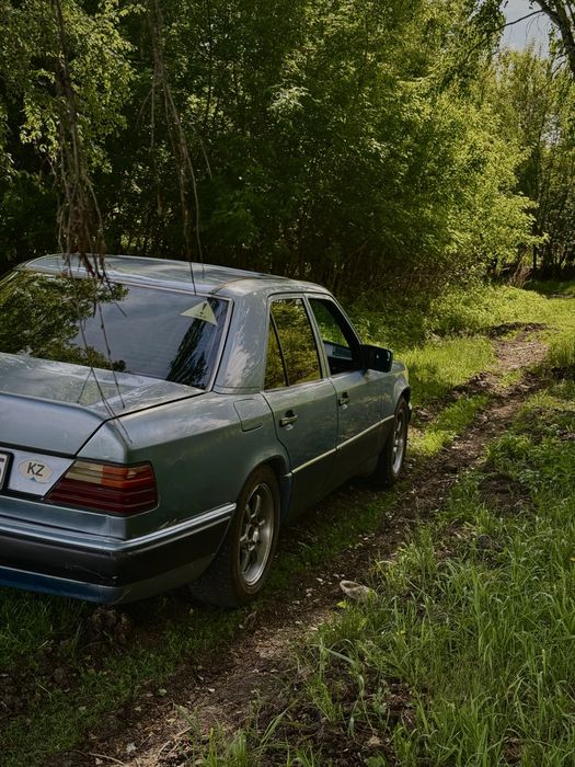 Mercedes-Benz w124