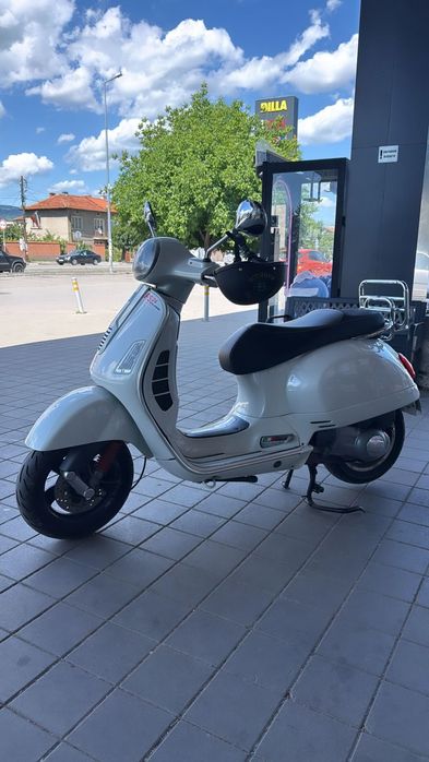 Скутер Веспа GTS 300