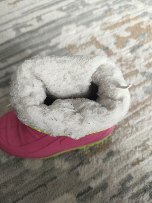 Продам сапожки для девочки