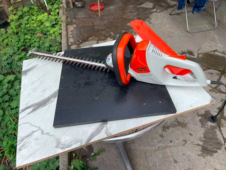 Stihl HSE 42 трион за храсти