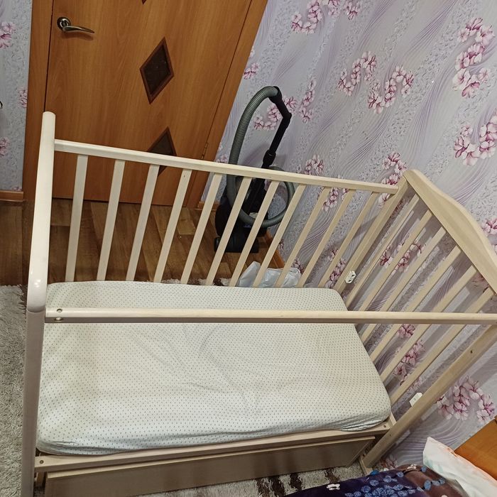 Детская кроватка