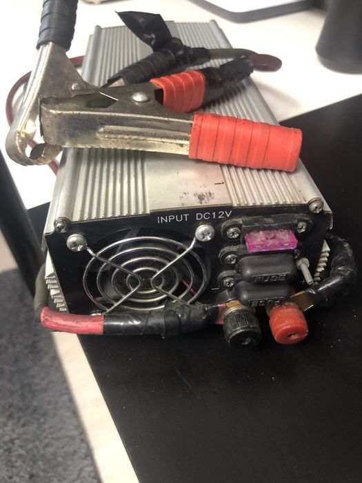 Invertor 12v 220  2500w  perfect Fuctional German