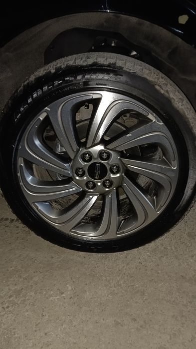 Продам Комплект Шины вместо с Диском