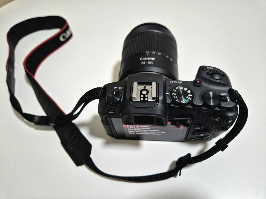 Canon EOS RP cu obiectiv kit 24-105 mm f/4-7.1 IS STM