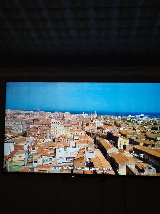 Продам большой телевизор Хiomi  с диагональю 140 см .