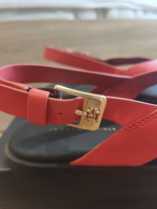 Tommy Hilfiger 39