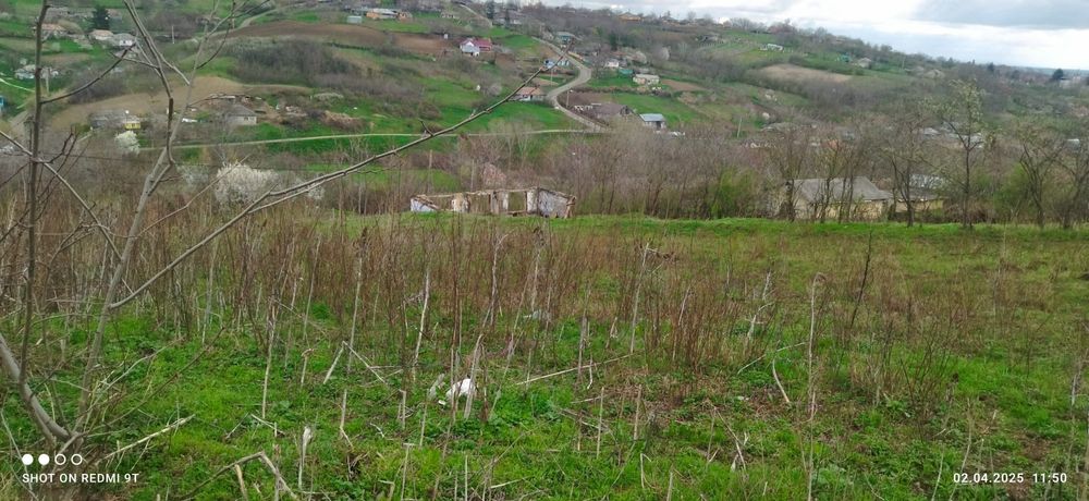 Vand teren in Perieni