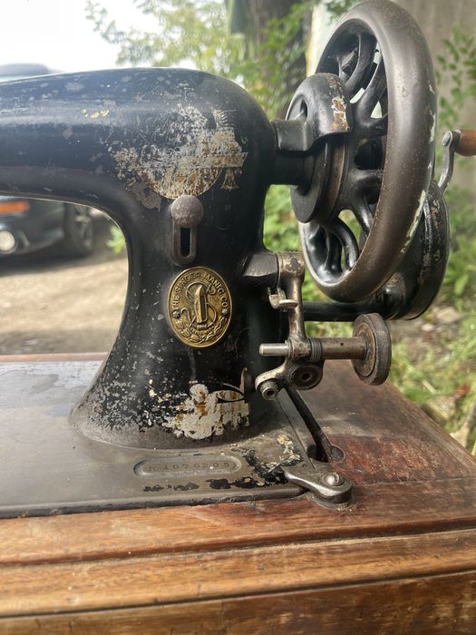 Швейная машинка зингер