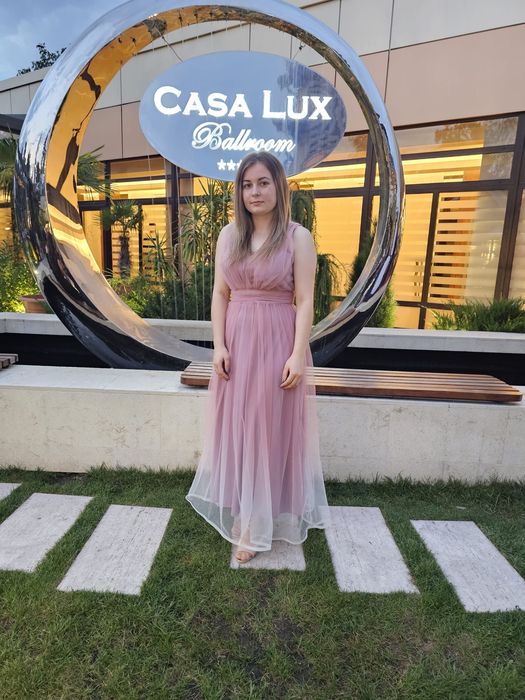 Rochie  dama marimea 42 in stare foarte buna