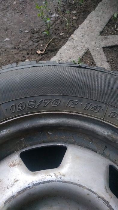 Зимняя шина с диском на 14.