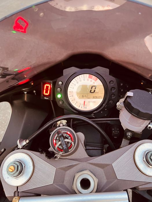 Se vinde Kawasaki zx 10r