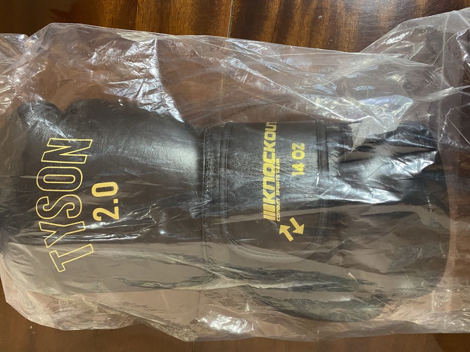Mănuși de box Tyson