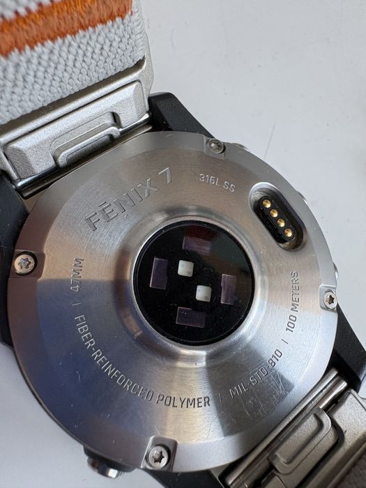 Продавам Garmin Fenix 7