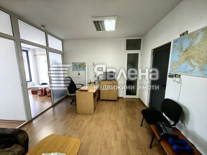 Продава се Офис в Благоевград, Широк център - 53 кв.м за 800 €/кв.м - Снимка #2
