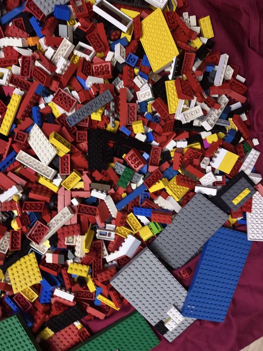 3,3 килограма lego части/тухлички