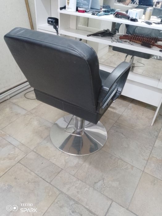 Кресло для парикмахерской