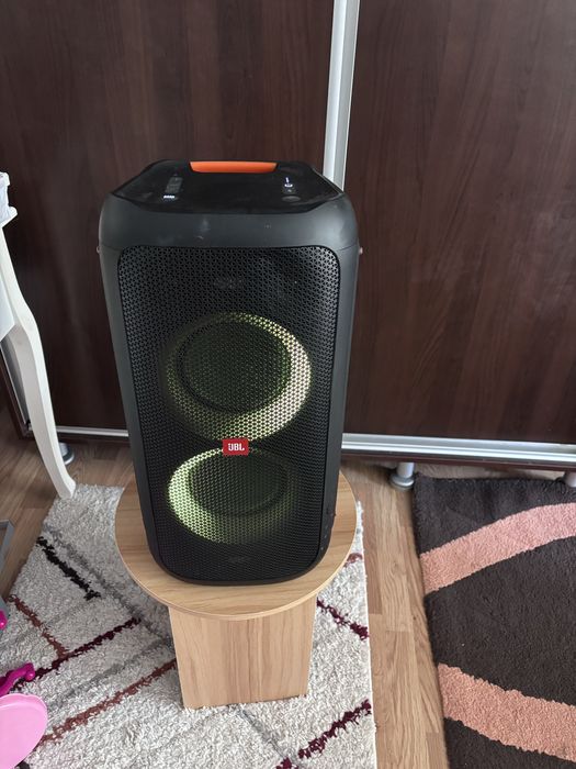 JBL partybox 100