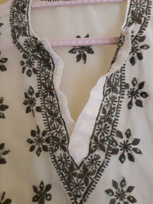 Ефирна риза , с ръчно бродерия