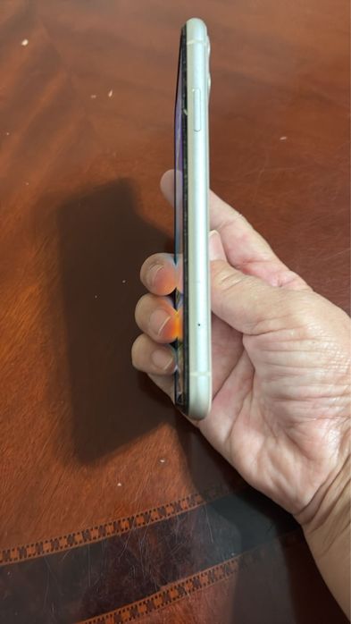 iPhone 11 продам