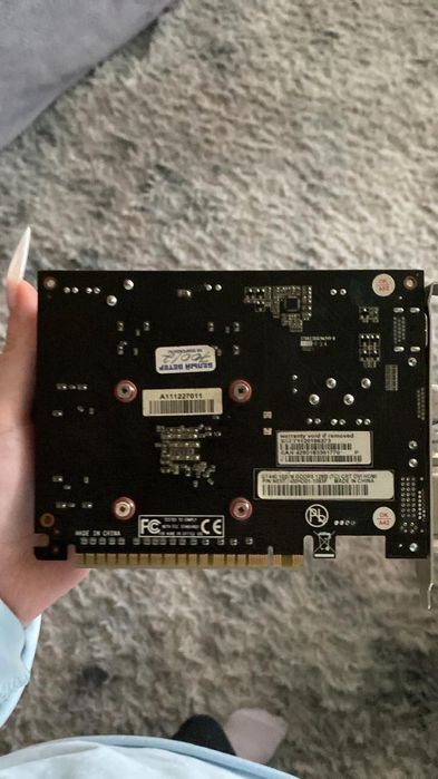 Продам видео карту GT 430