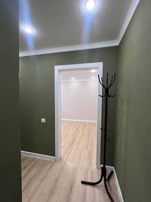 Продам 2 комн.квартиру район (Центральный Стадион)