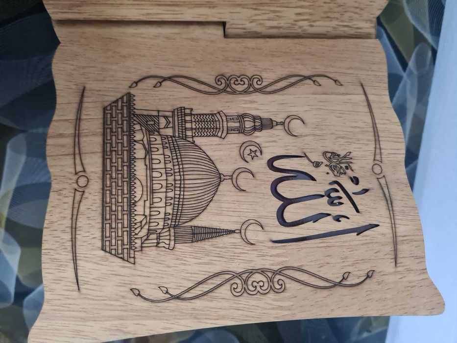 Продам подставку под Коран