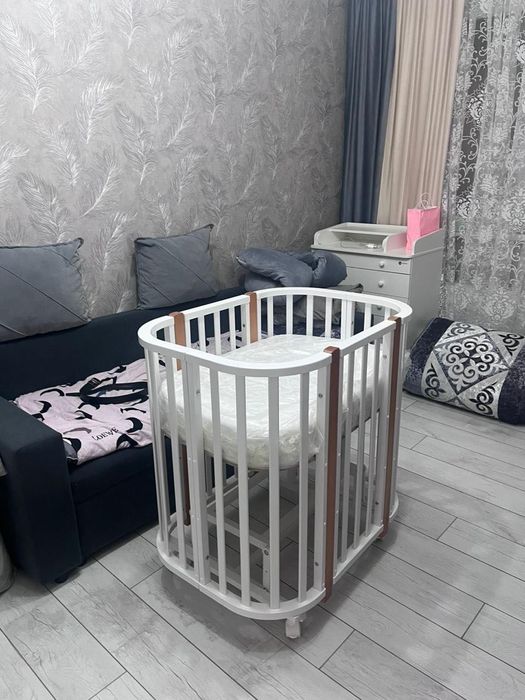 Продам манеж-кровать  марки Viola LUX