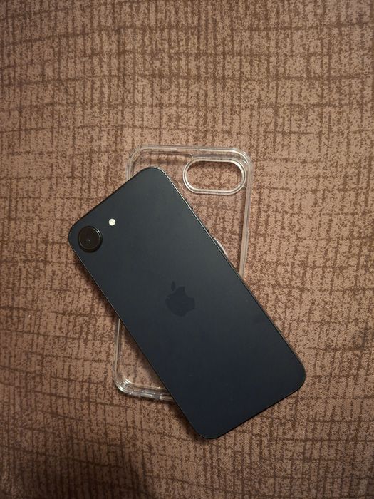 Iphone 16e 128g, 100% baterie 46 cicluri!