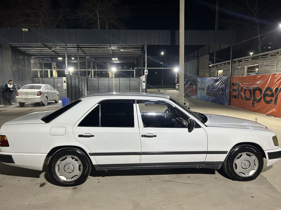 Продаётся Мерседес w124 230e