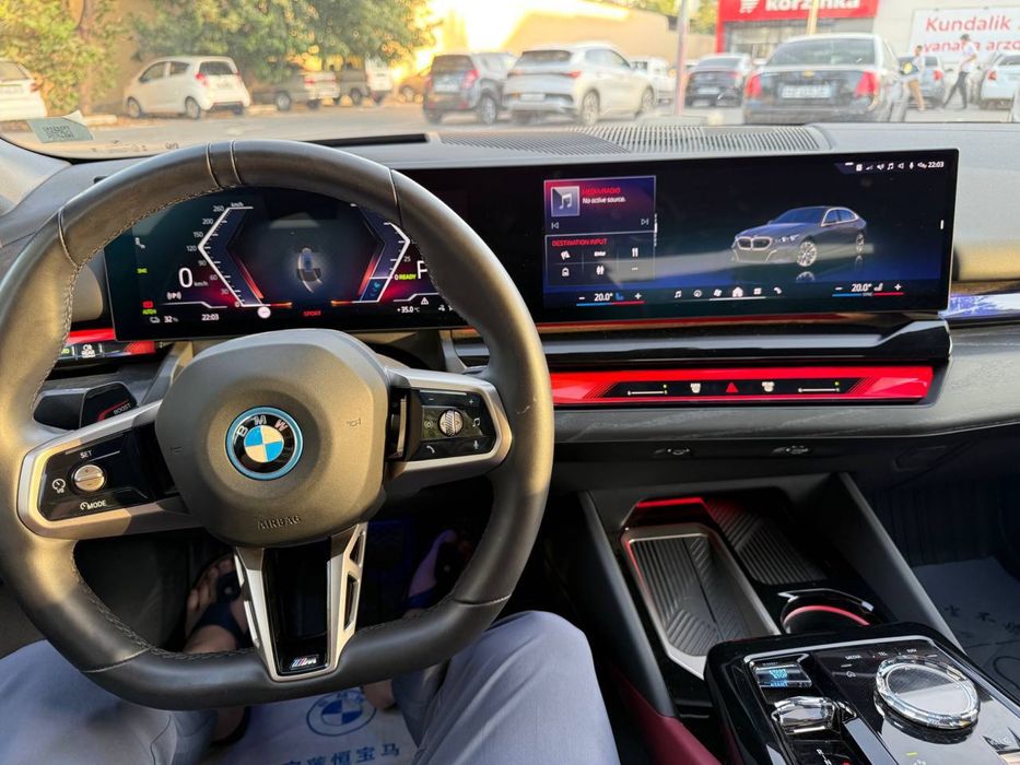 BMW i5 35L 2024 yil 5500 probeg dop opsiya bor natarus