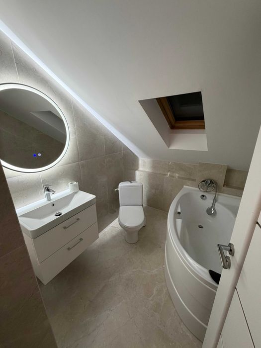 Casa de vânzare în centrul orașului Oradea în curte comuna