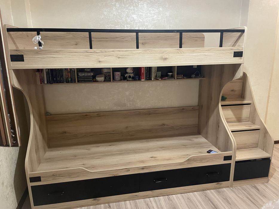 Двухярусная кровать