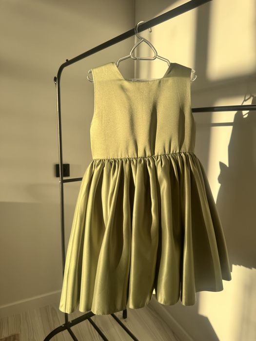 Платья на девочку новые