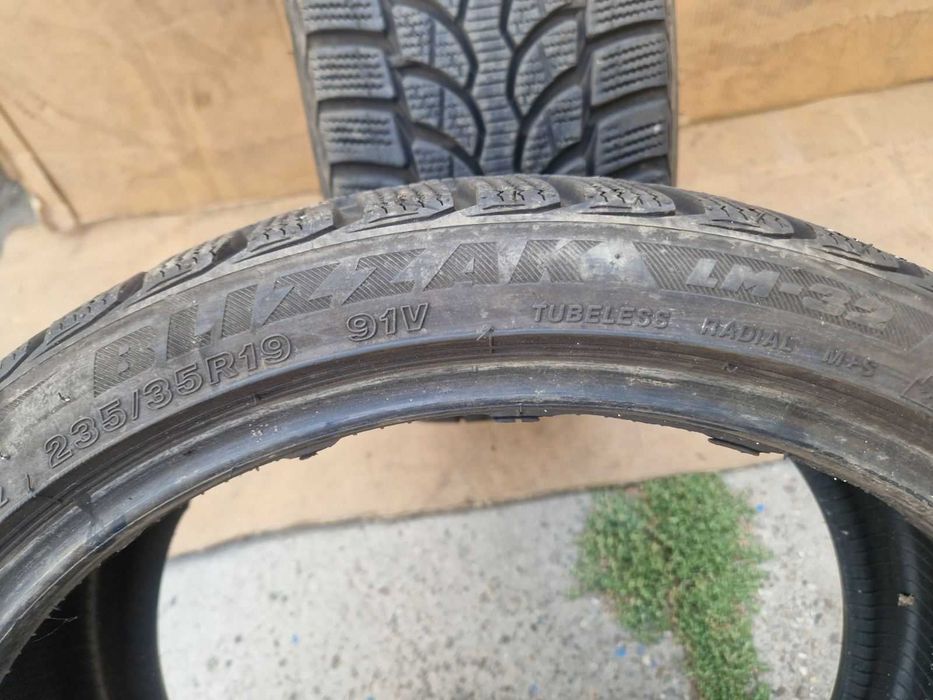 4 Bridgestone R19 235/35 Зимни гуми  DOT2719