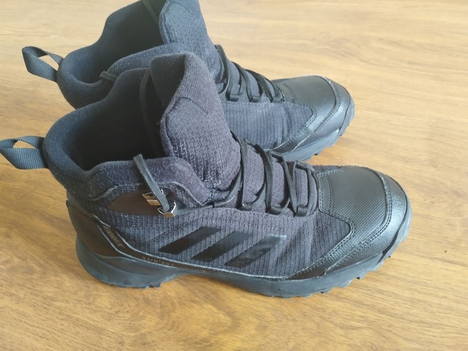 Продавам туристически обувки Adidas Terrex Rain Rdy