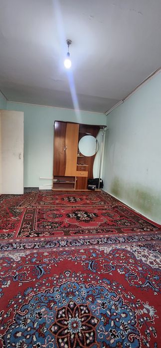 Срочно продается 1  ком.. квар.. 4 этаж  ул.Шота Руставелли