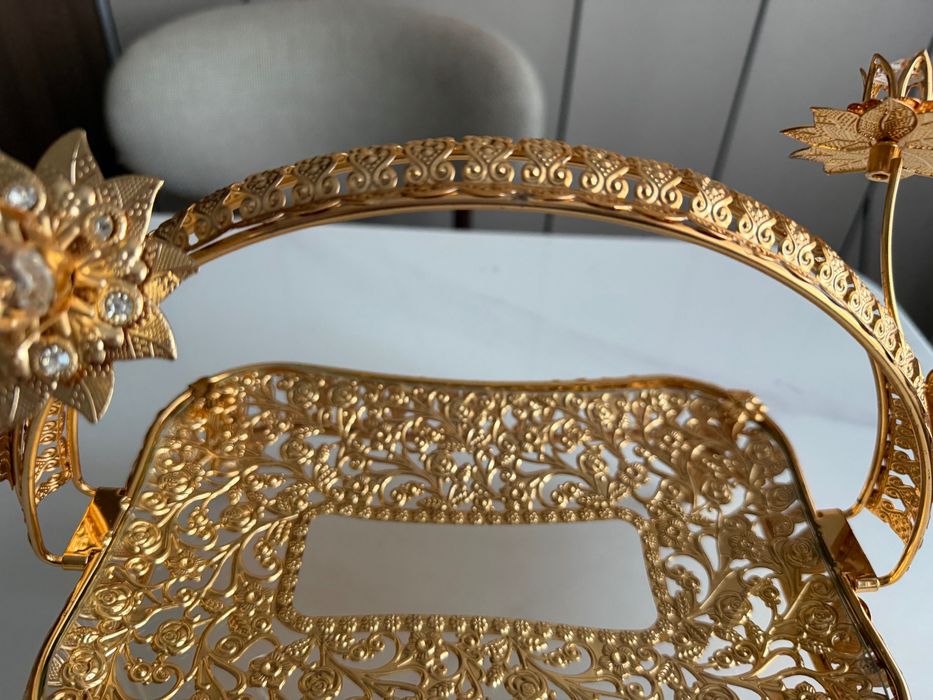 Продам красивую фруктовницу