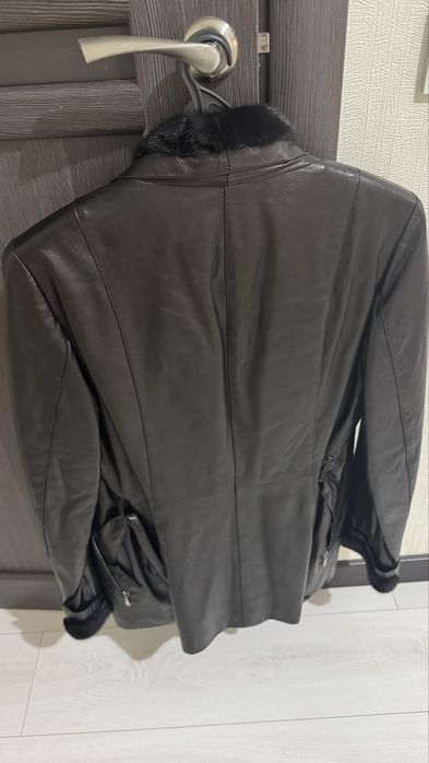 Продам кожаную куртку с норкой