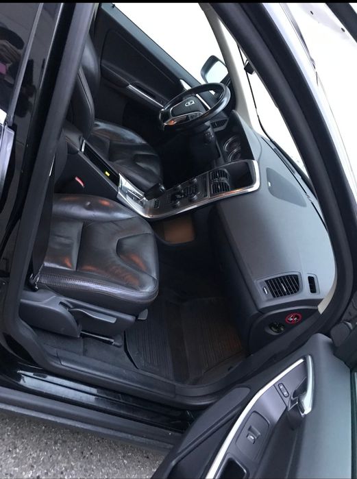 Volvo XC 60  автомат, дизель ,4 wd