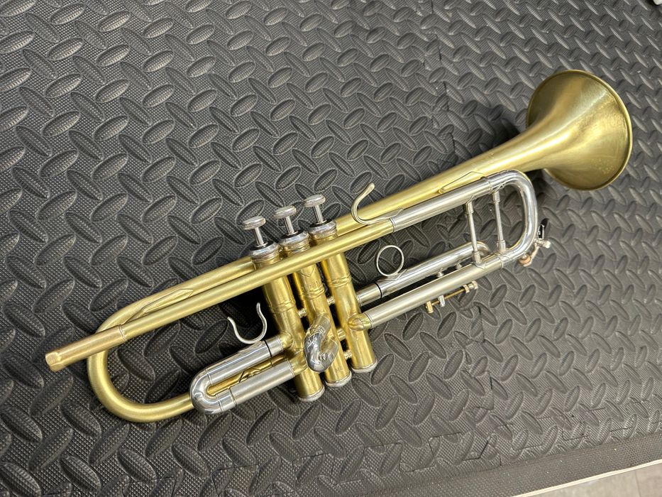 Trompetă Bach Stradivarius 37 RAW brass