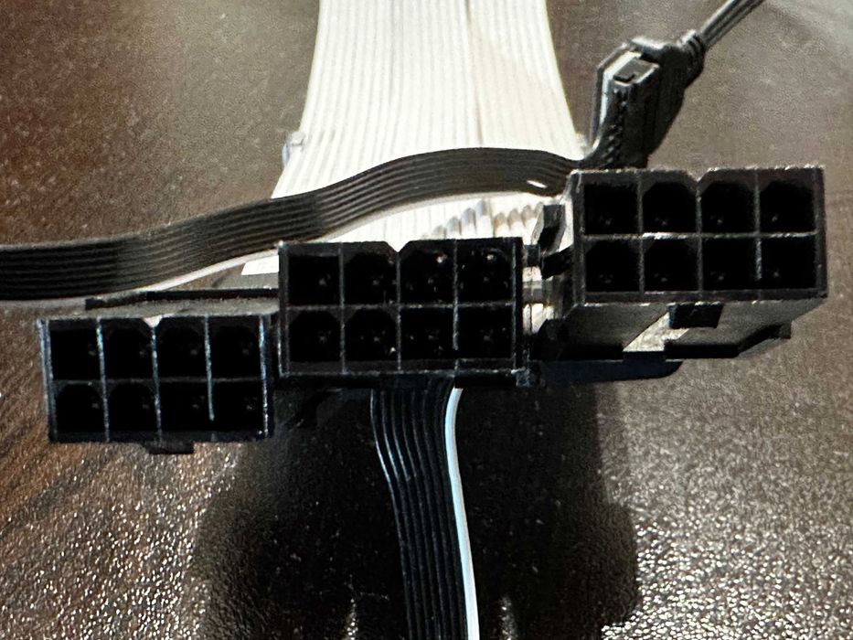 Удължителни за кабели Lian-Li Strimer Plus V2, GPU, Triple 8-pin, ARGB