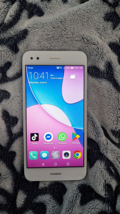 Vand Telefon Huawei Y6 PRO 2017 mare 4G/LTE !! Liber Retea !! la 150lei
