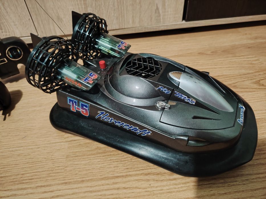 Hovercraft cu telecomanda