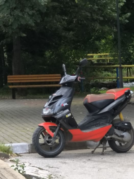 Aprilia sr50 piaggio dvigatel