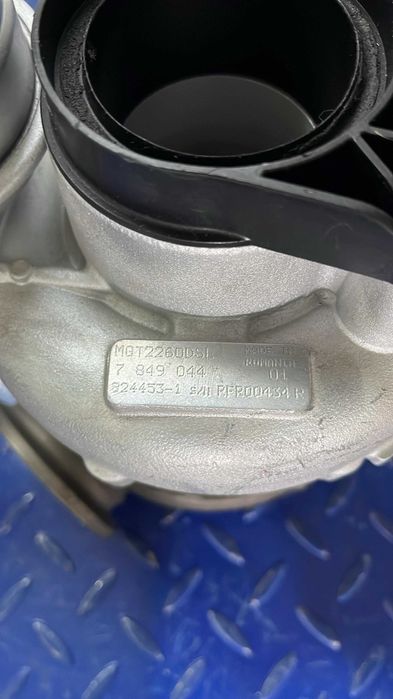 Turbosuflanta BMW S63N/R 4.4L V8 7849045+7849044