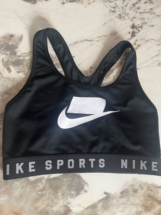 Дамски спортни дрехи Nike