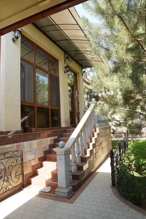 Центр Луначарского,Турон. Солидный дом по цене земли.75 000за сотку