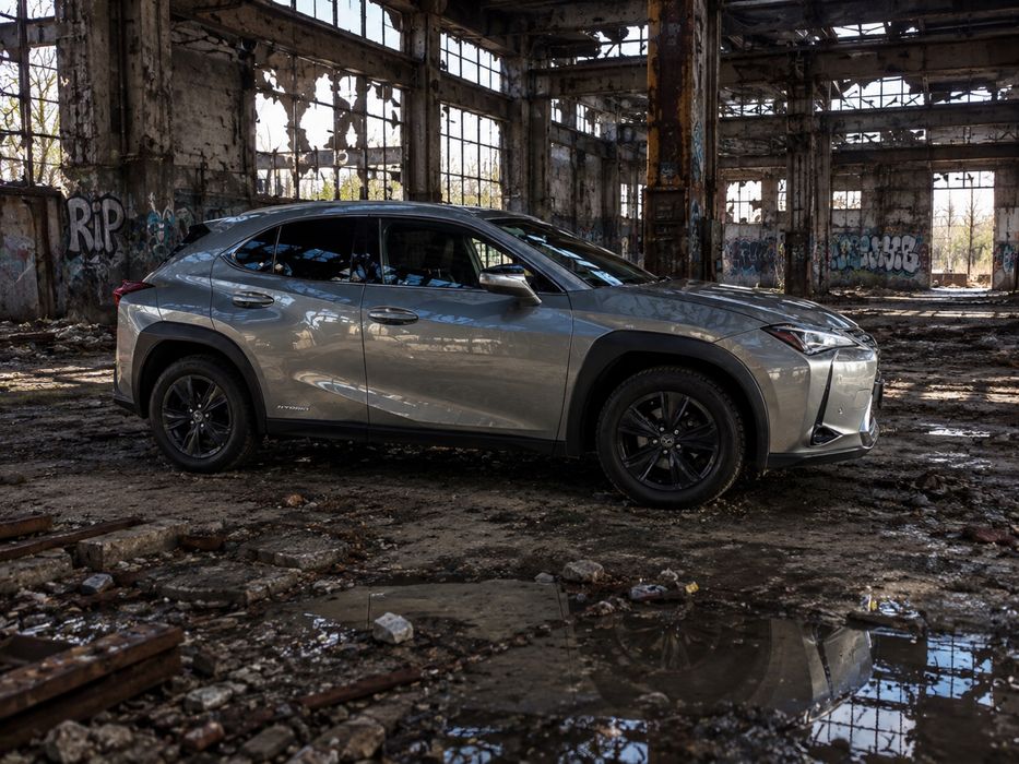 Lexus UX 250 h fabr 2020