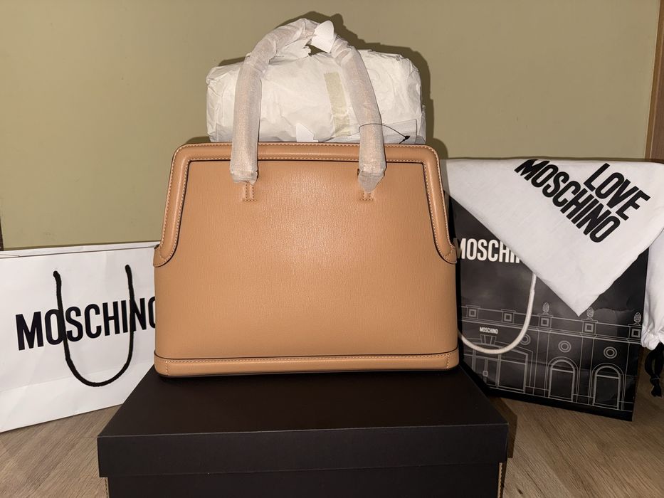 Чисто нова чанта LOVE MOSCHINO