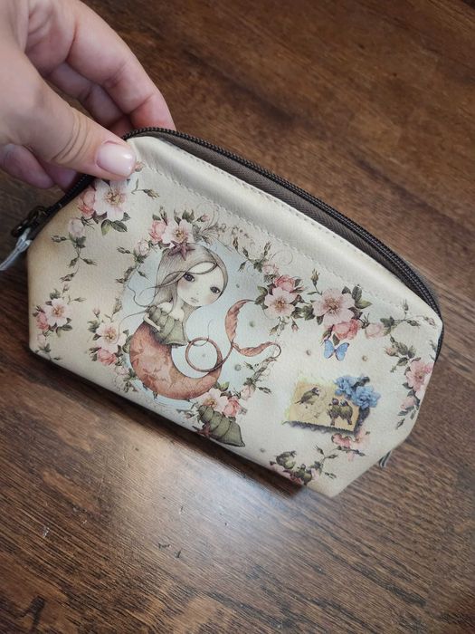 Пеналы для девочек для школы